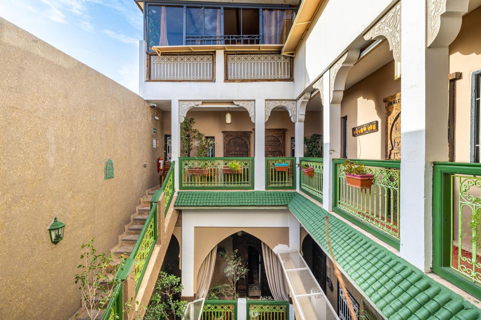 رياض لوزيا