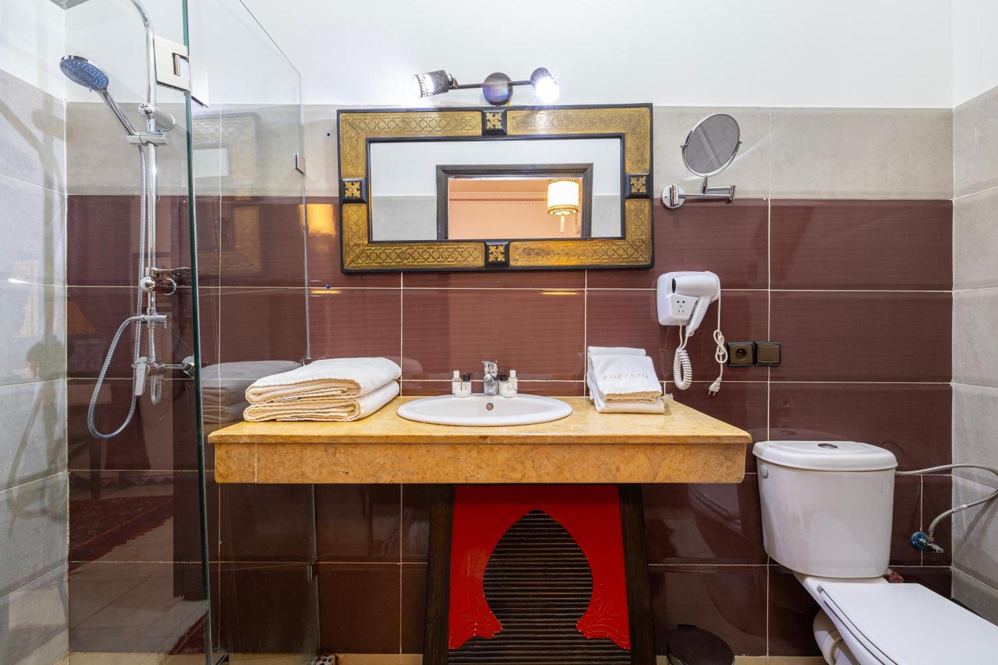 رياض لوزيا فندق مبيت وإفطار 4*